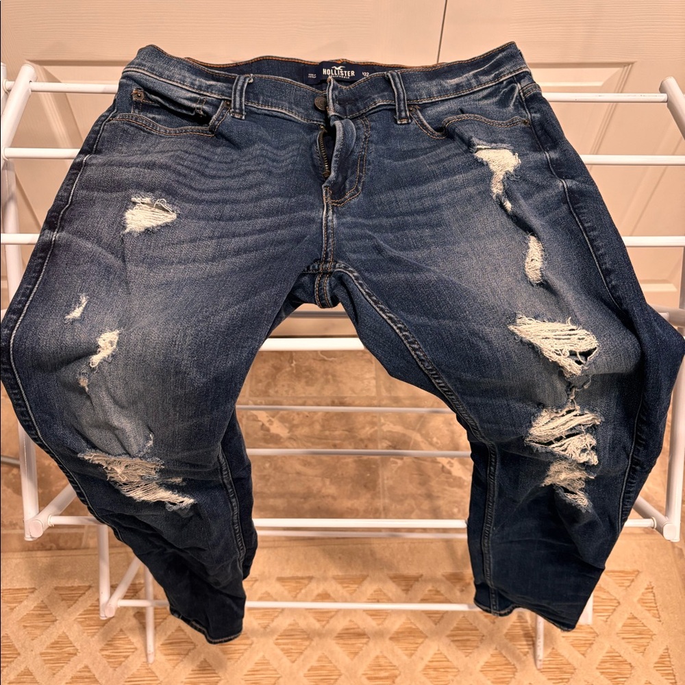 Hollister ripped skinny jeans